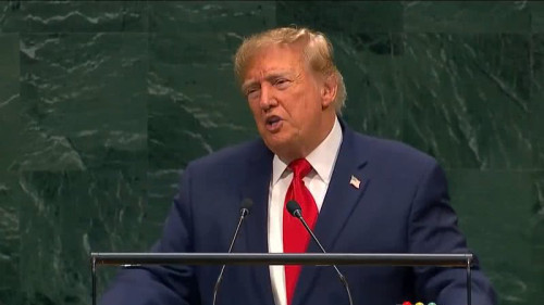 Após críticas, Trump recua e cancela transmissão ao vivo do fuzilamento de ex-militar