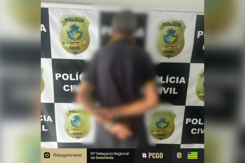 Pedreiro é preso após esconder celular em quarto para filmar cliente nua.