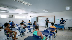 Prefeitura inicia qualificação de ambulantes e baianas de acarajé de Barra do Jacuípe