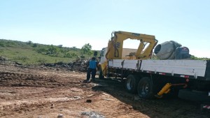 Operação de combate ao descarte irregular de lixo e entulho apreende mais um veículo em Camaçari