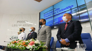 Câmara concede cidadania camaçariense para 15 homenageados em Sessão Especial