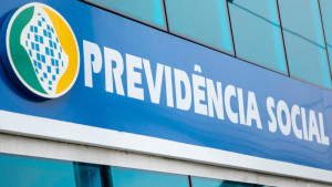 Aposentados e pensionistas do INSS podem consultar pagamento do 13º salário
