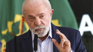 Lula diz que vai vetar projeto que reduz penas de Bolsonaro: 'quando chegar na minha mesa, eu vetarei'