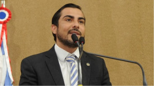 Ex-deputado Marcell Moraes é preso acusado de ameaçar namorada em condomínio de luxo em Salvador