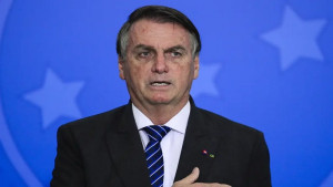 Perícia da PF conclui que Bolsonaro precisa de cirurgia