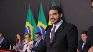 Messias janta com ministros do STF e senadores evangélicos para reforçar campanha