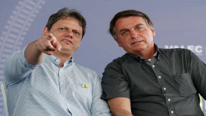 Tarcísio cita motivos de agenda e adia visita a Bolsonaro na Papudinha