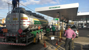 Preço da gasolina sobe em Salvador e atinge Top 10 no ranking de mais caro do Brasil