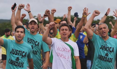 Caminhada de Nikolas pode reacender tentativa de redução da idade mínima para quem quer concorrer a presidente