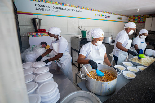 Cama&ccedil;ari ganha novas cozinhas do projeto Comida no Prato e passa a ter a distribui&ccedil;&atilde;o de 800 quentinhas  em tr&ecirc;s dias da semana.