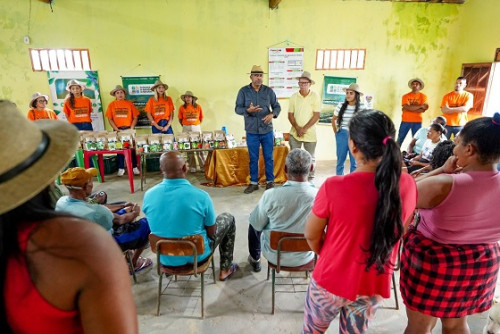 Prefeitura de Cama&ccedil;ari: Nova distribui&ccedil;&atilde;o de sementes beneficia mais de 100 agricultores de Barra do Pojuca